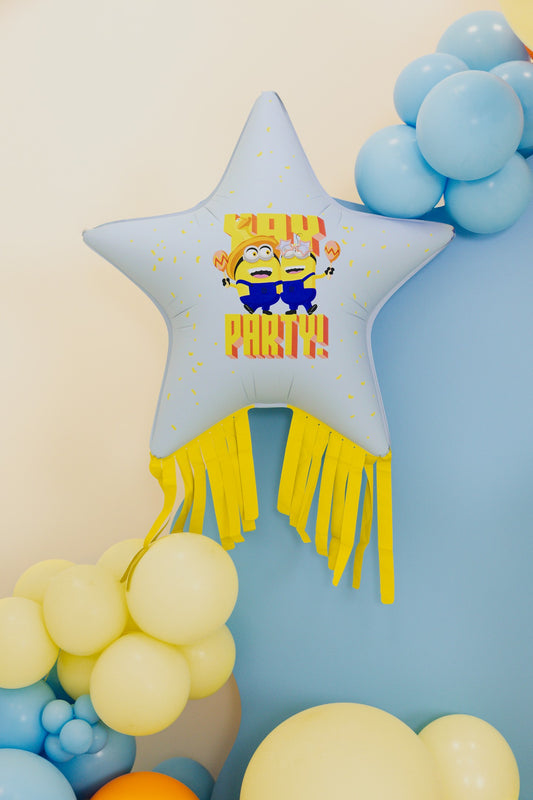 Folienballon Stern mit Quasten Minions, 72x72 cm, Mix